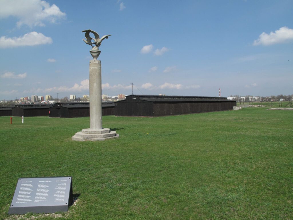 Statute at Majdanek