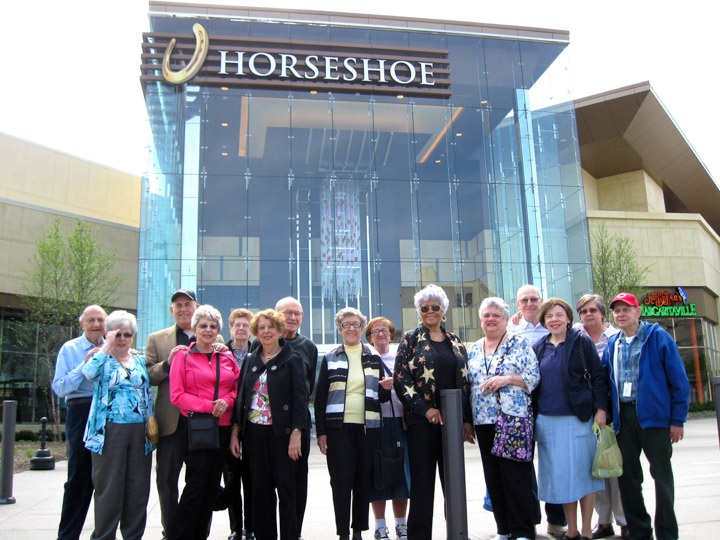 Group photo in front of Horsehoe Casino